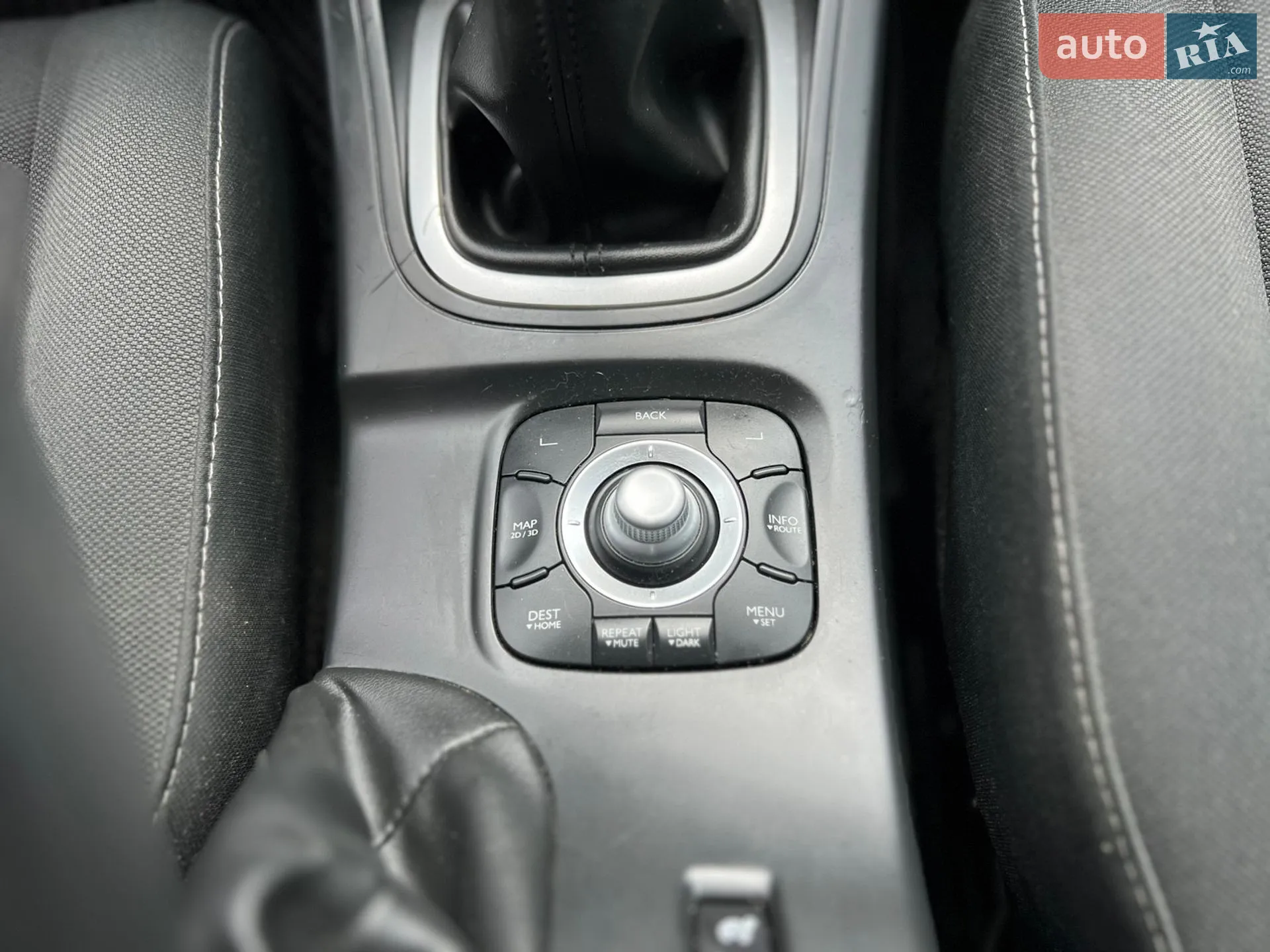 2010 Renault Megane - мініатюра 17