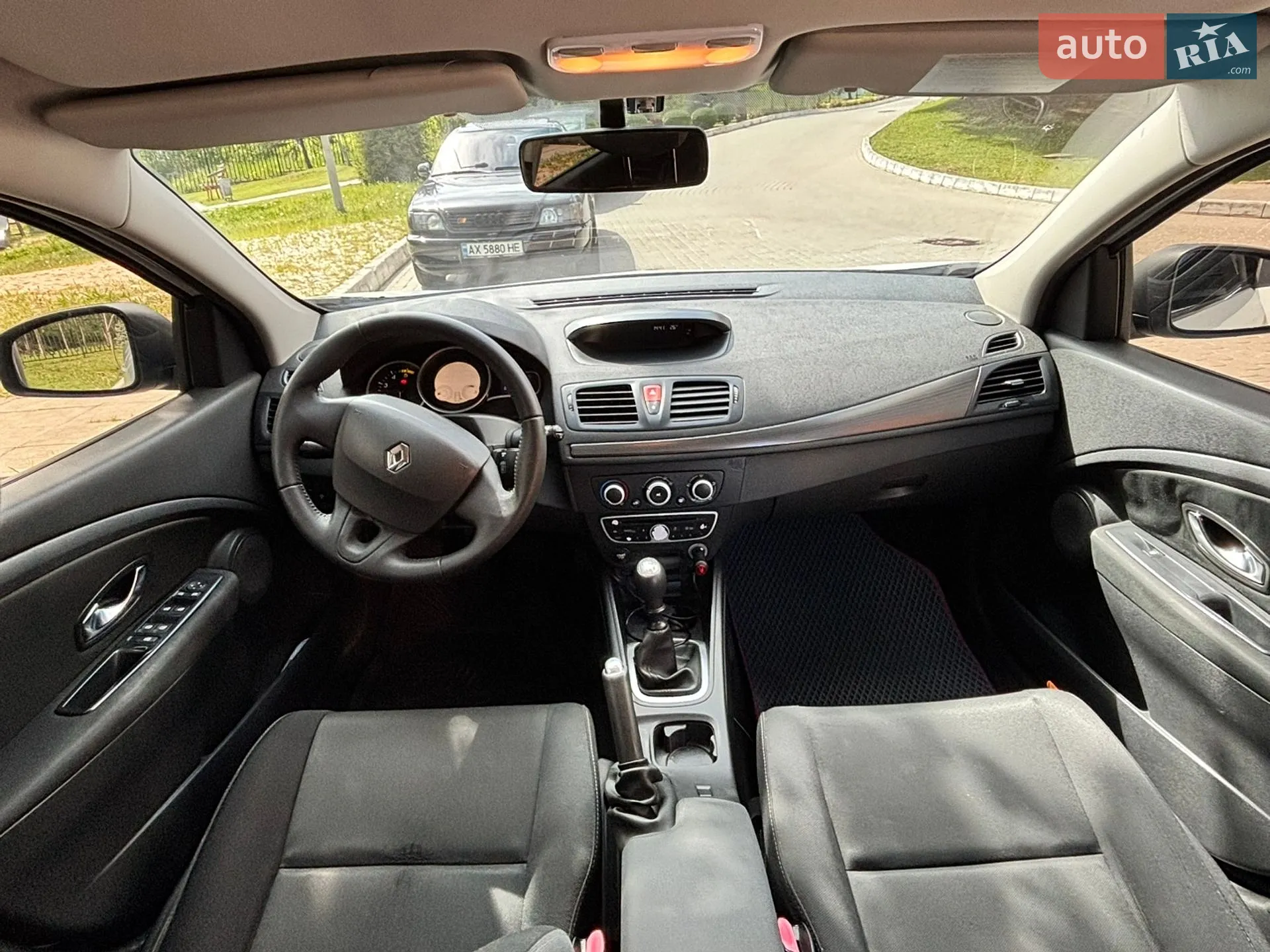2010 Renault Megane - мініатюра 10