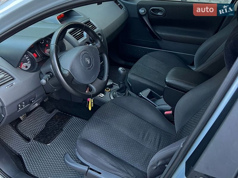 Седан Renault Megane 2005 в Днепре