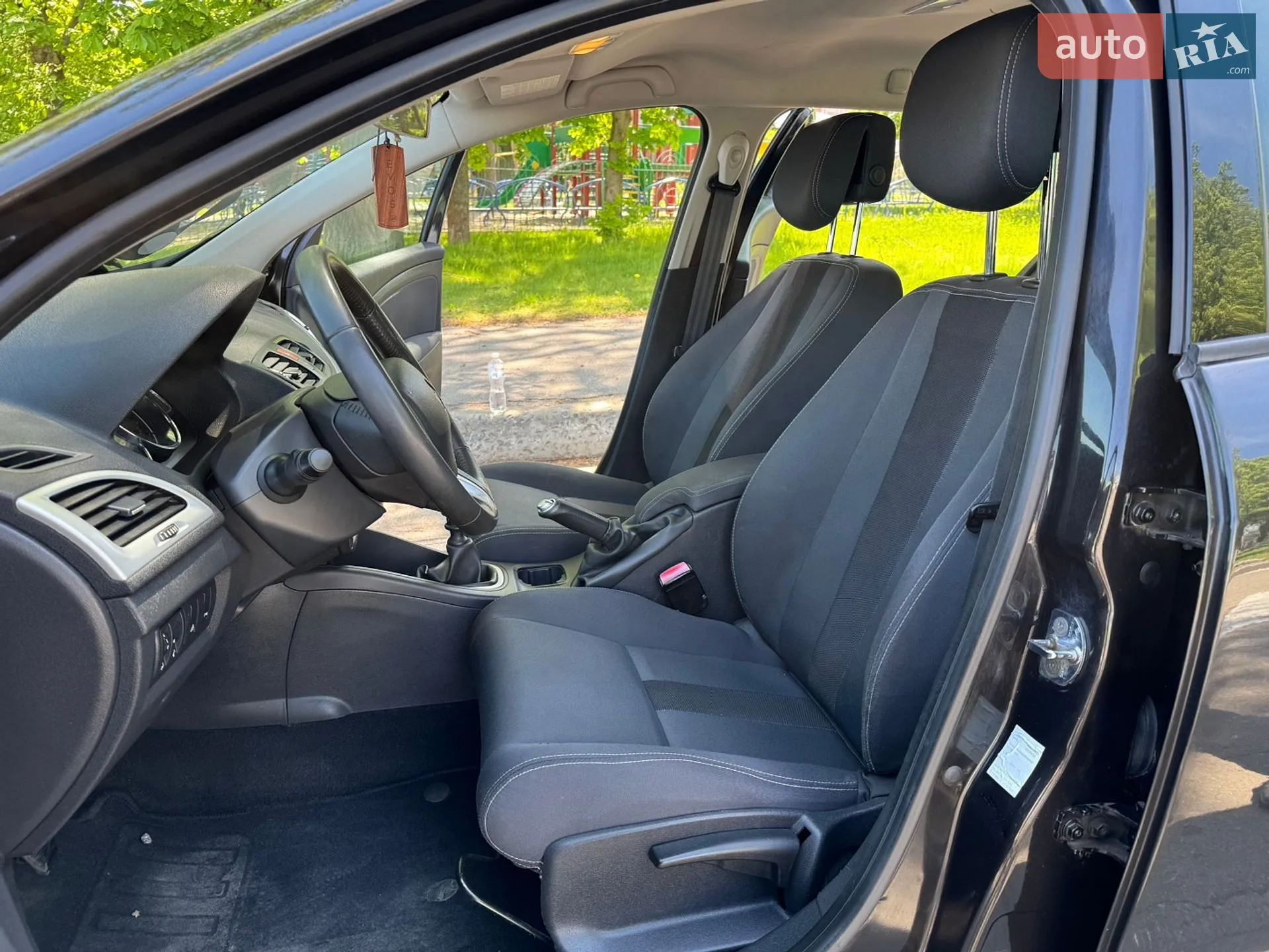 2010 Renault Megane - мініатюра 32