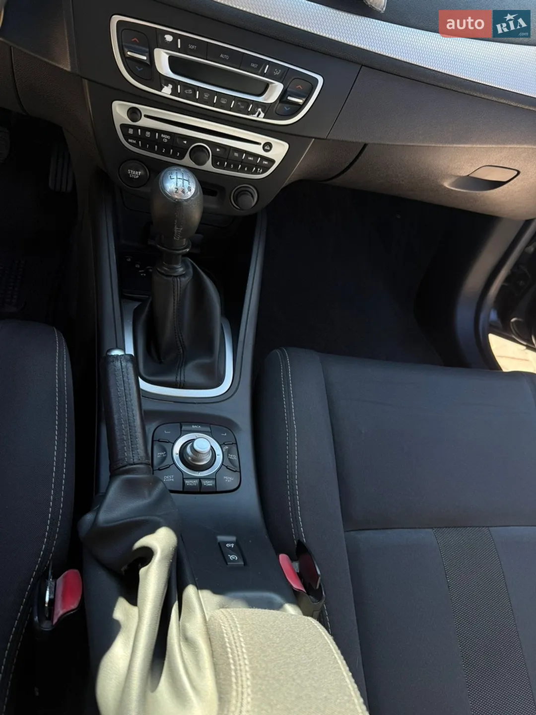 2010 Renault Megane - мініатюра 13