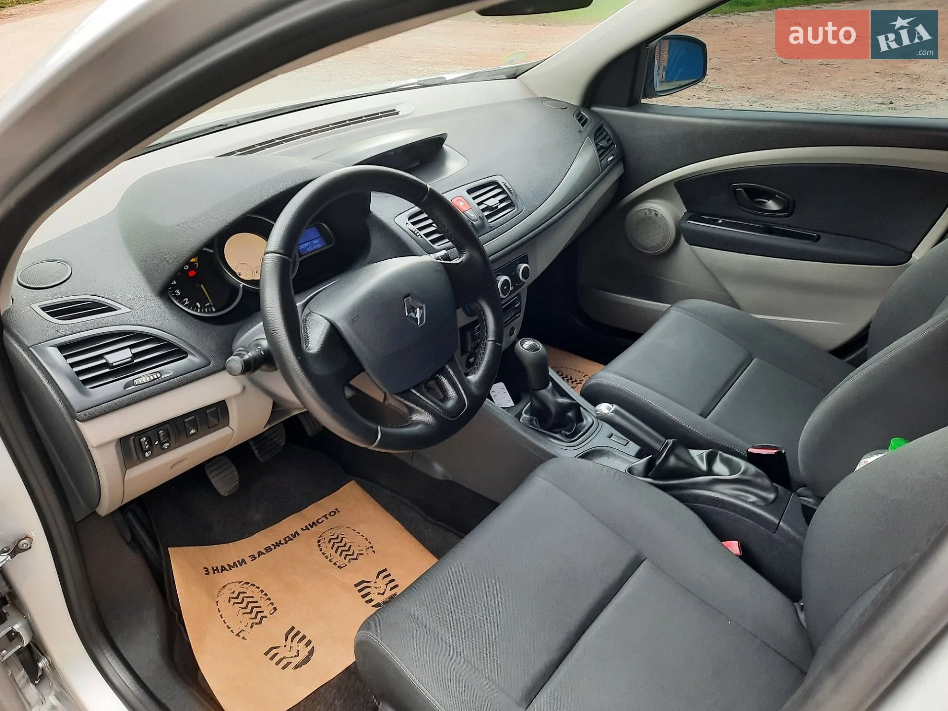 2011 Renault Megane - мініатюра 32