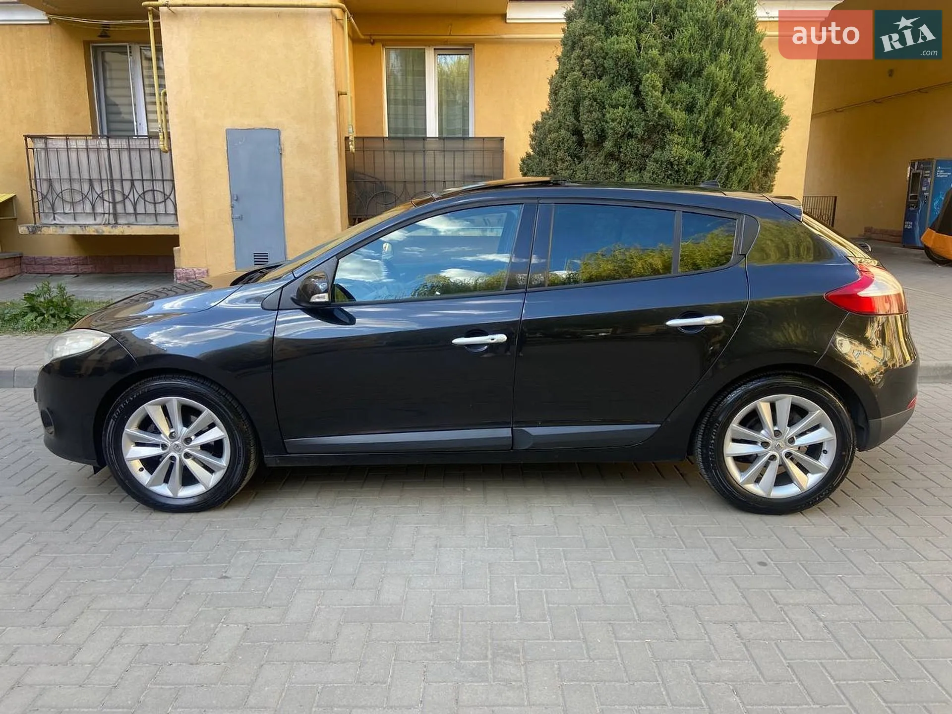 2010 Renault Megane - мініатюра 2