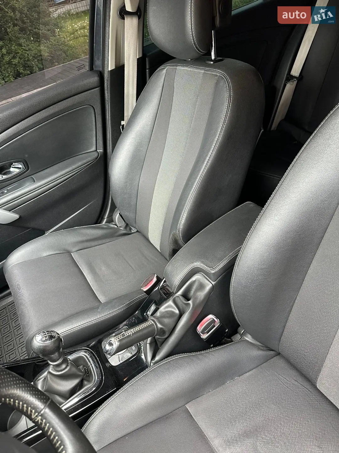 2012 Renault Megane - мініатюра 29