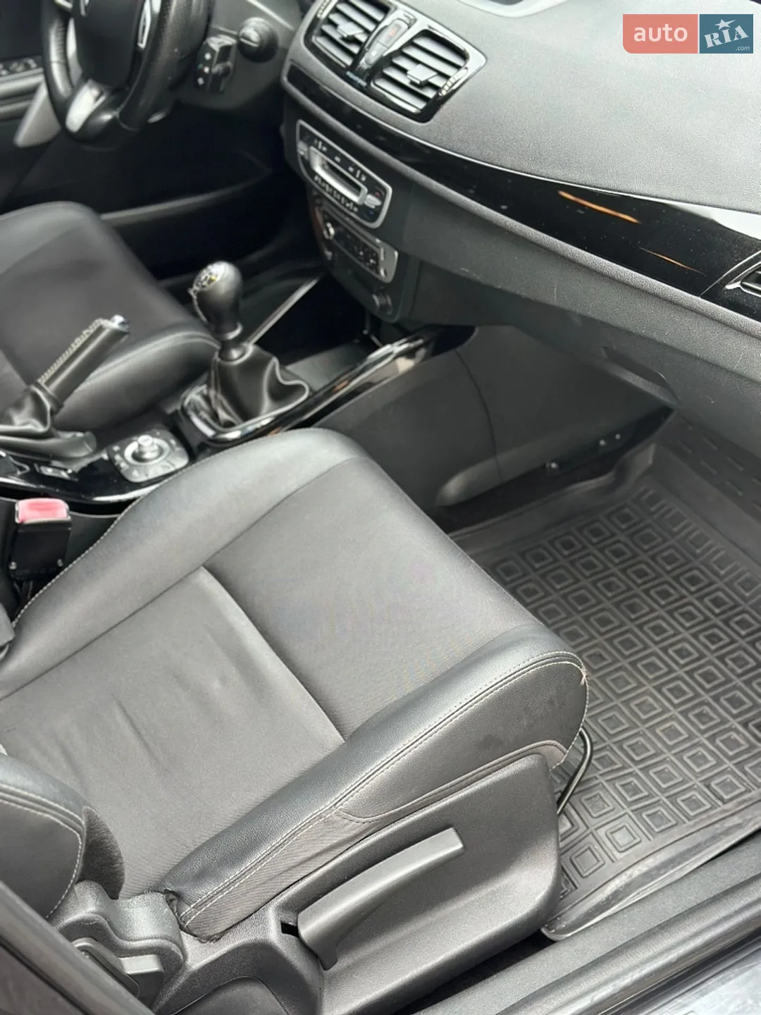 2012 Renault Megane - мініатюра 40