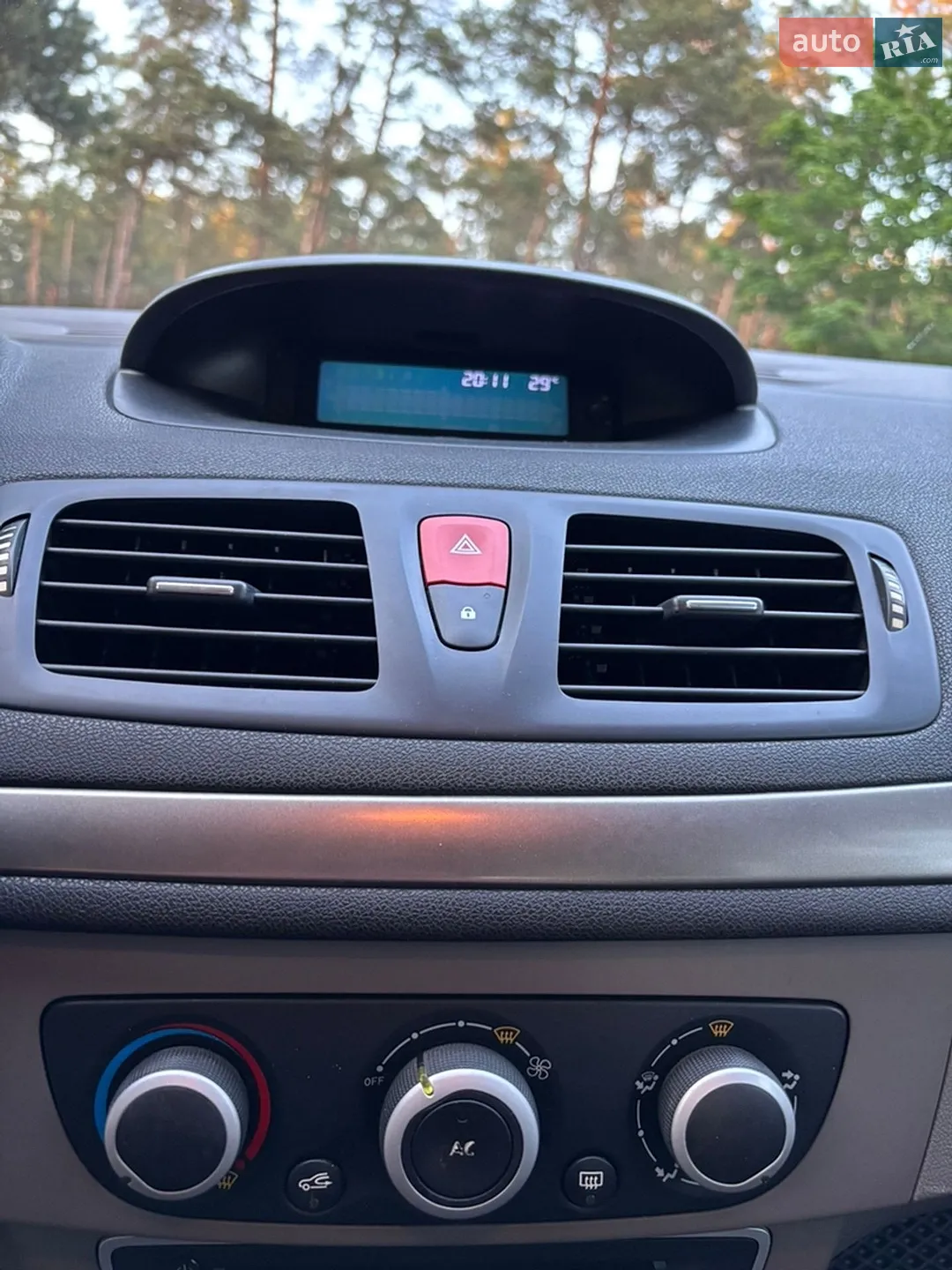 2011 Renault Megane - мініатюра 13