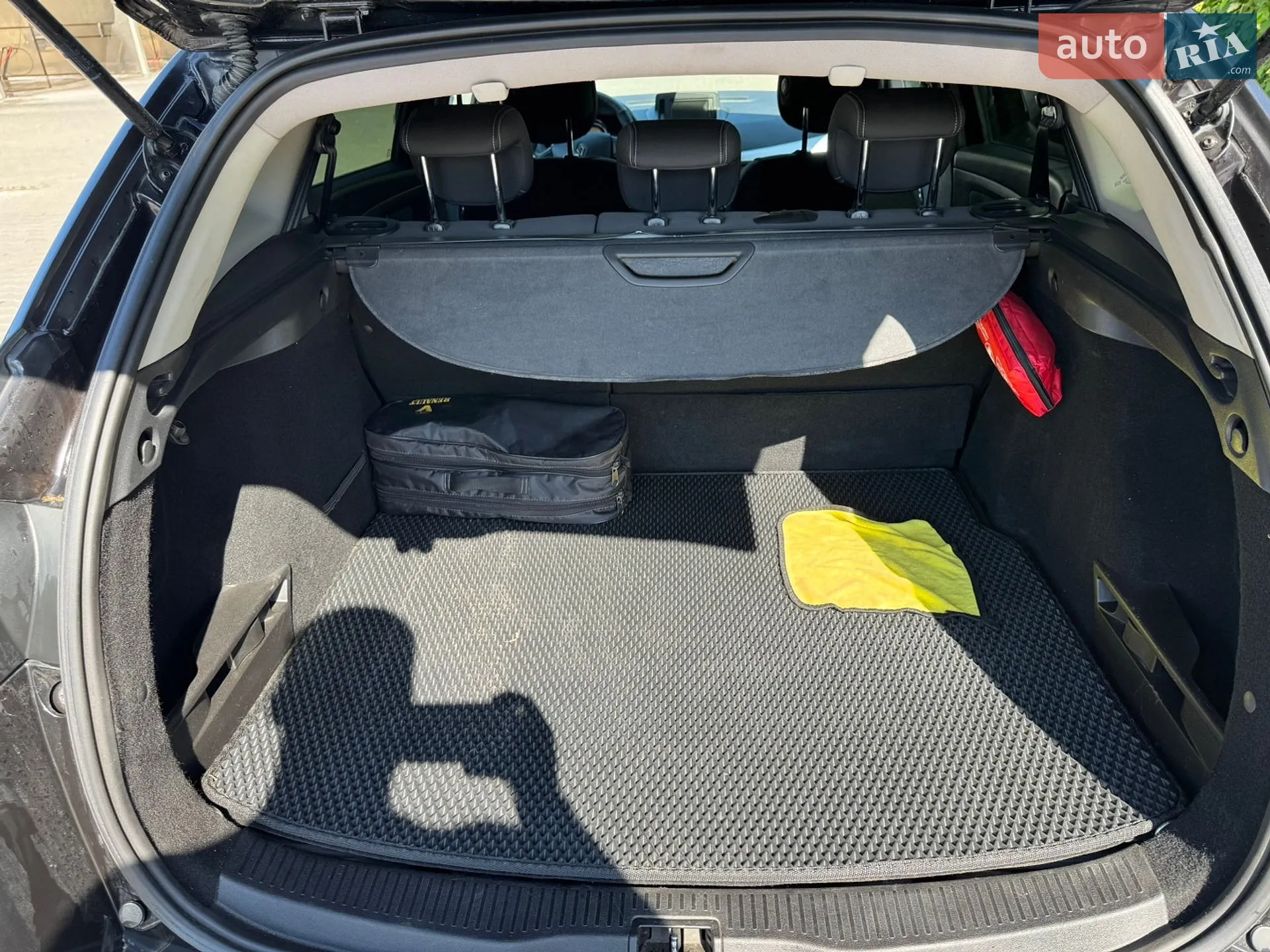 2010 Renault Megane - мініатюра 12