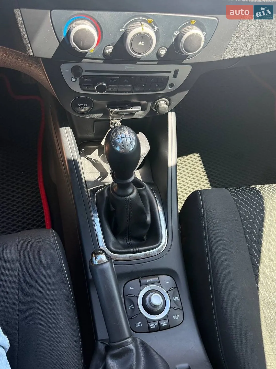 2012 Renault Megane - мініатюра 11
