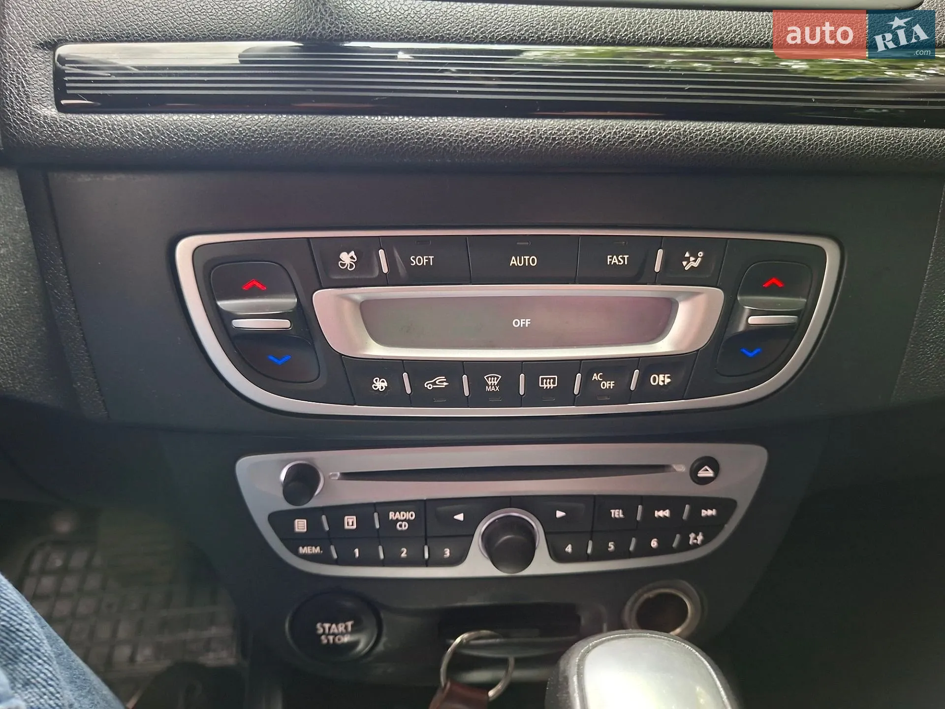2011 Renault Megane - мініатюра 25