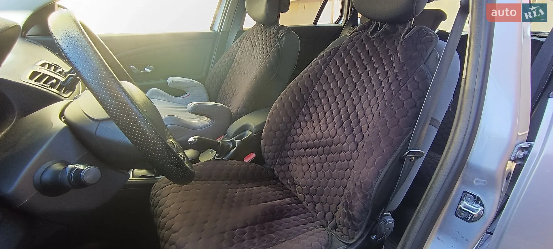 2010 Renault Megane - мініатюра 12