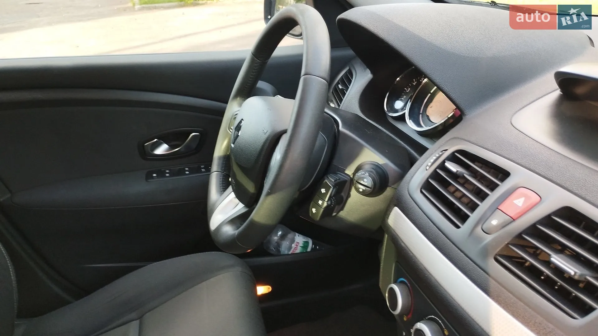 2010 Renault Megane - мініатюра 9