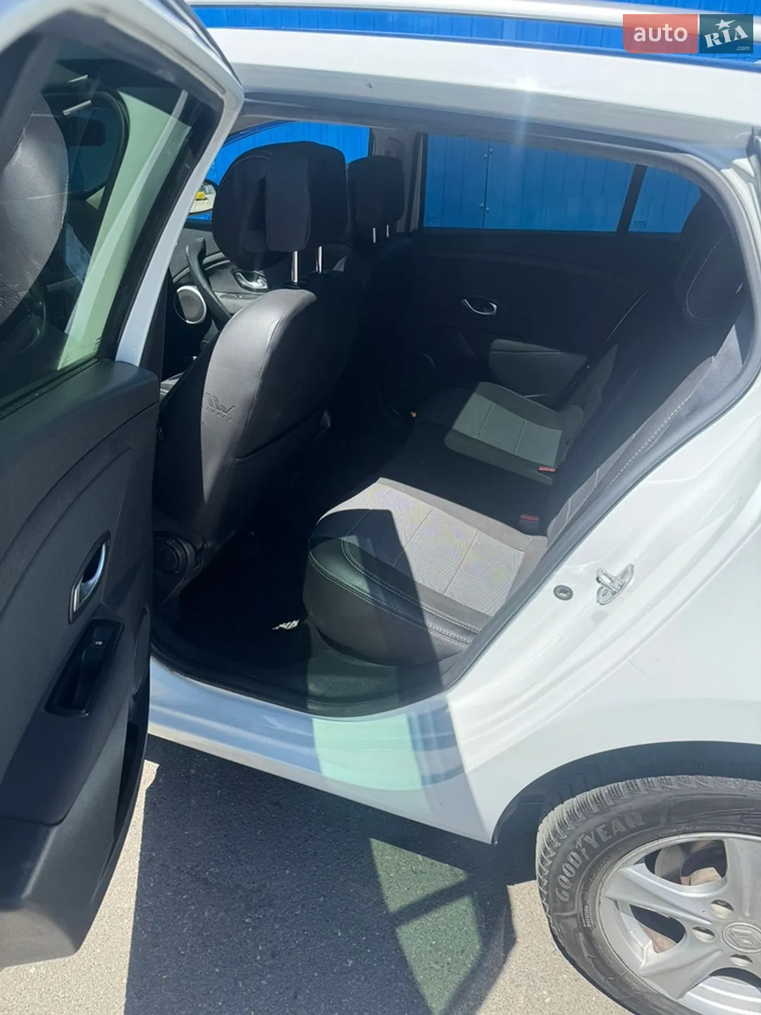 2010 Renault Megane - мініатюра 17