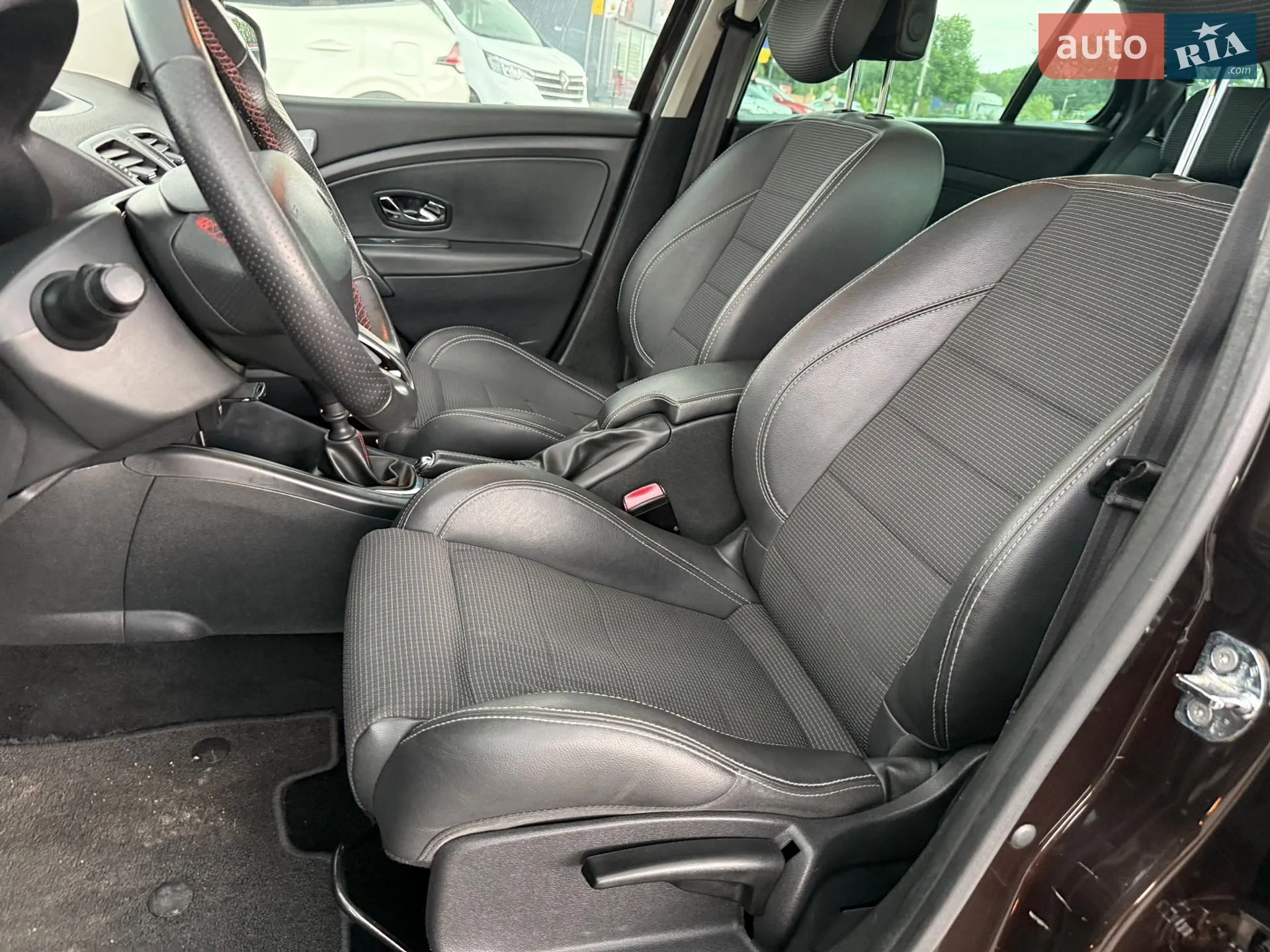 2013 Renault Megane - мініатюра 28