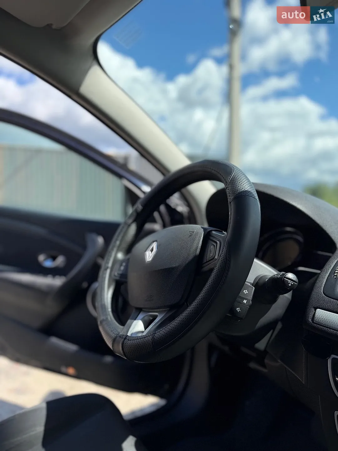 2010 Renault Megane - мініатюра 12
