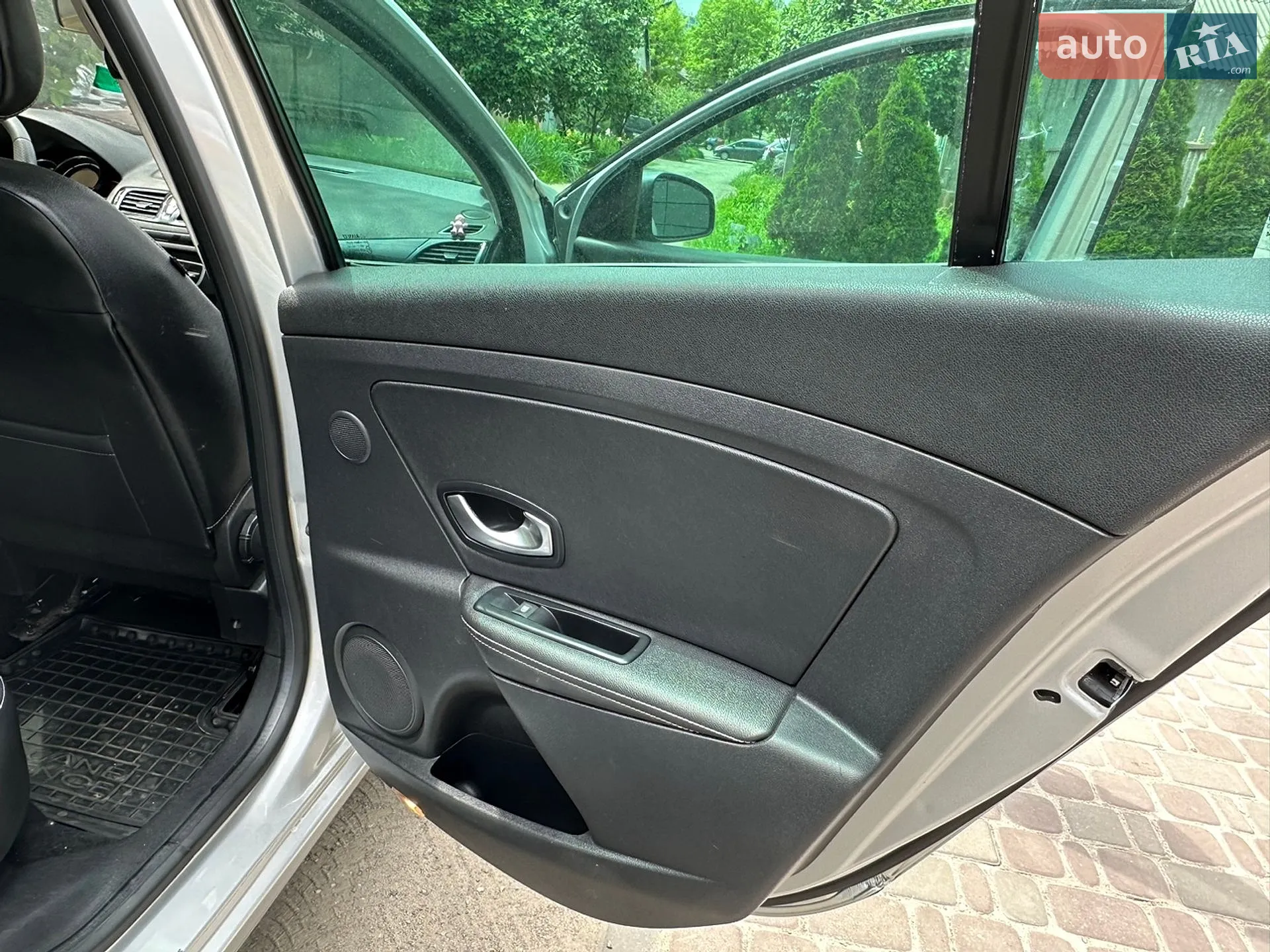2011 Renault Megane - мініатюра 36