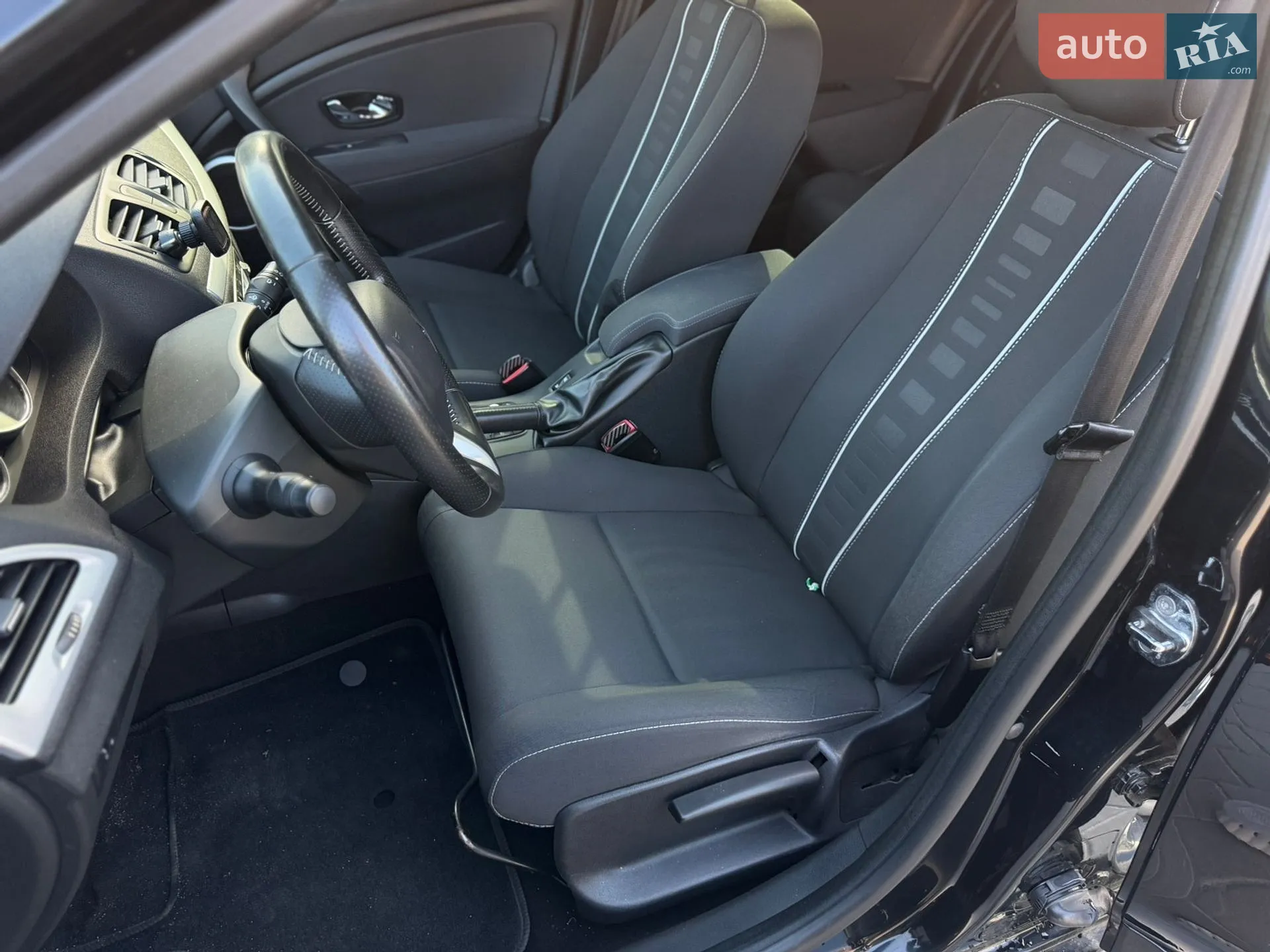 2012 Renault Megane - мініатюра 11
