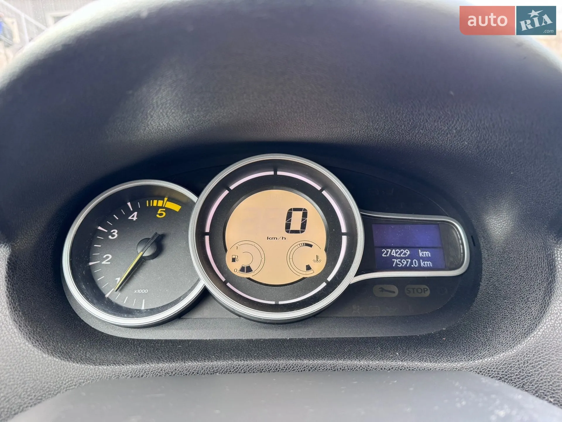 2010 Renault Megane - мініатюра 11