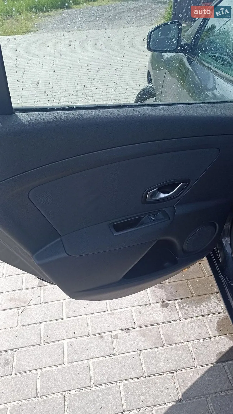 2010 Renault Megane - мініатюра 8