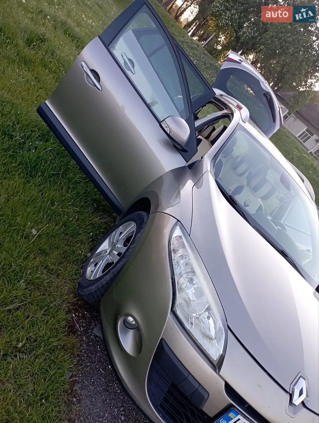 2011 Renault Megane - мініатюра 9