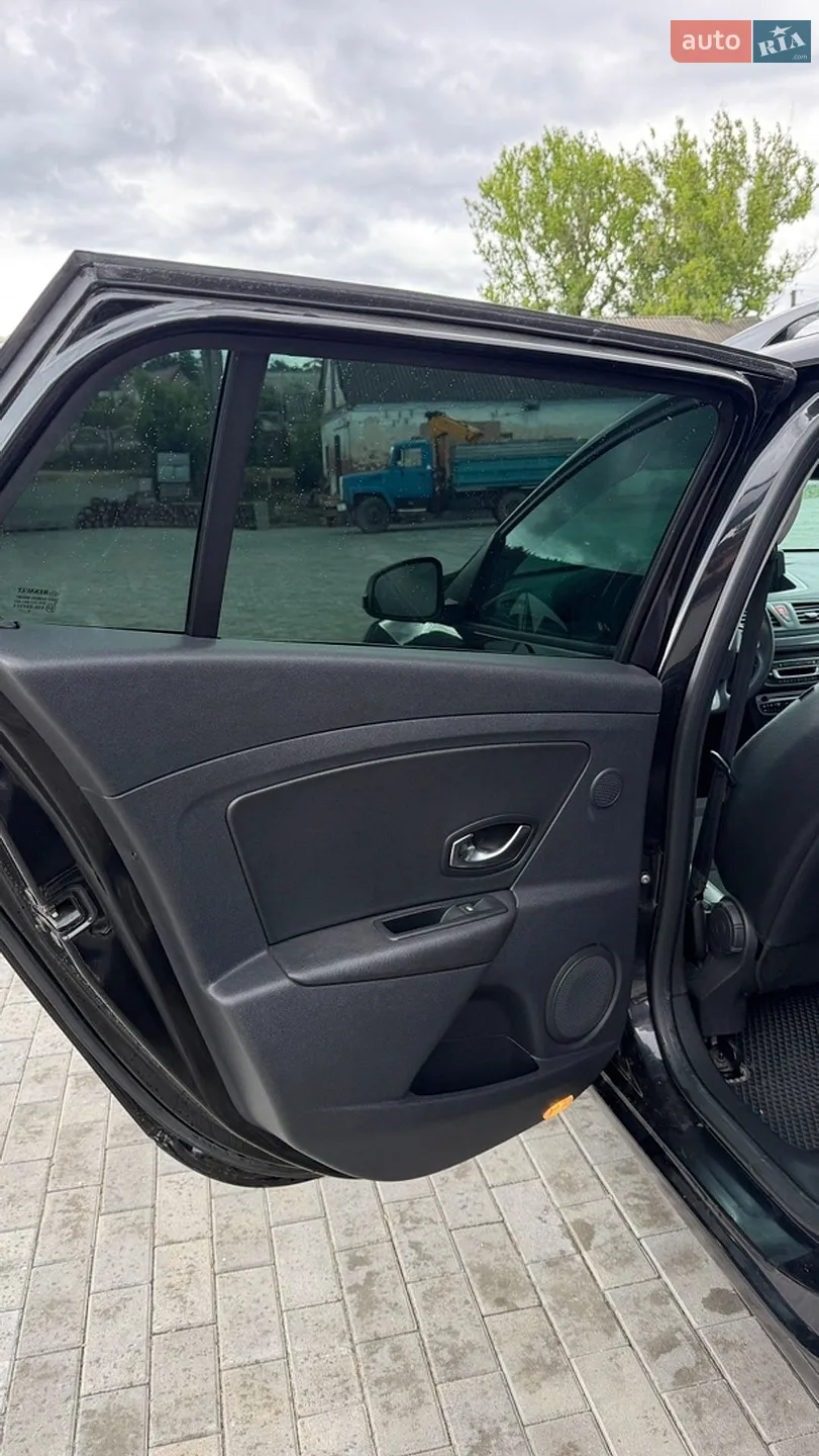 2011 Renault Megane - мініатюра 27