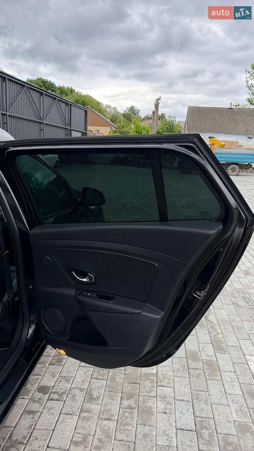 2011 Renault Megane - мініатюра 32