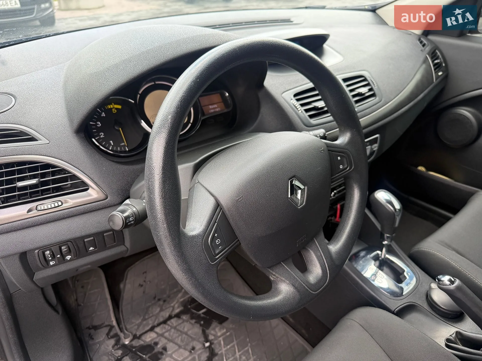 2012 Renault Megane - мініатюра 8