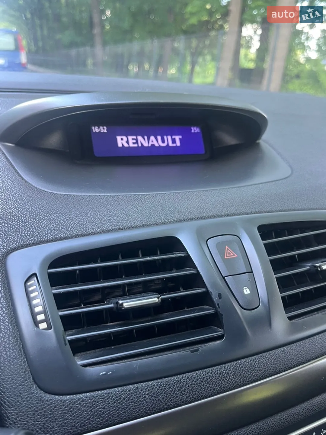 2014 Renault Megane - мініатюра 10