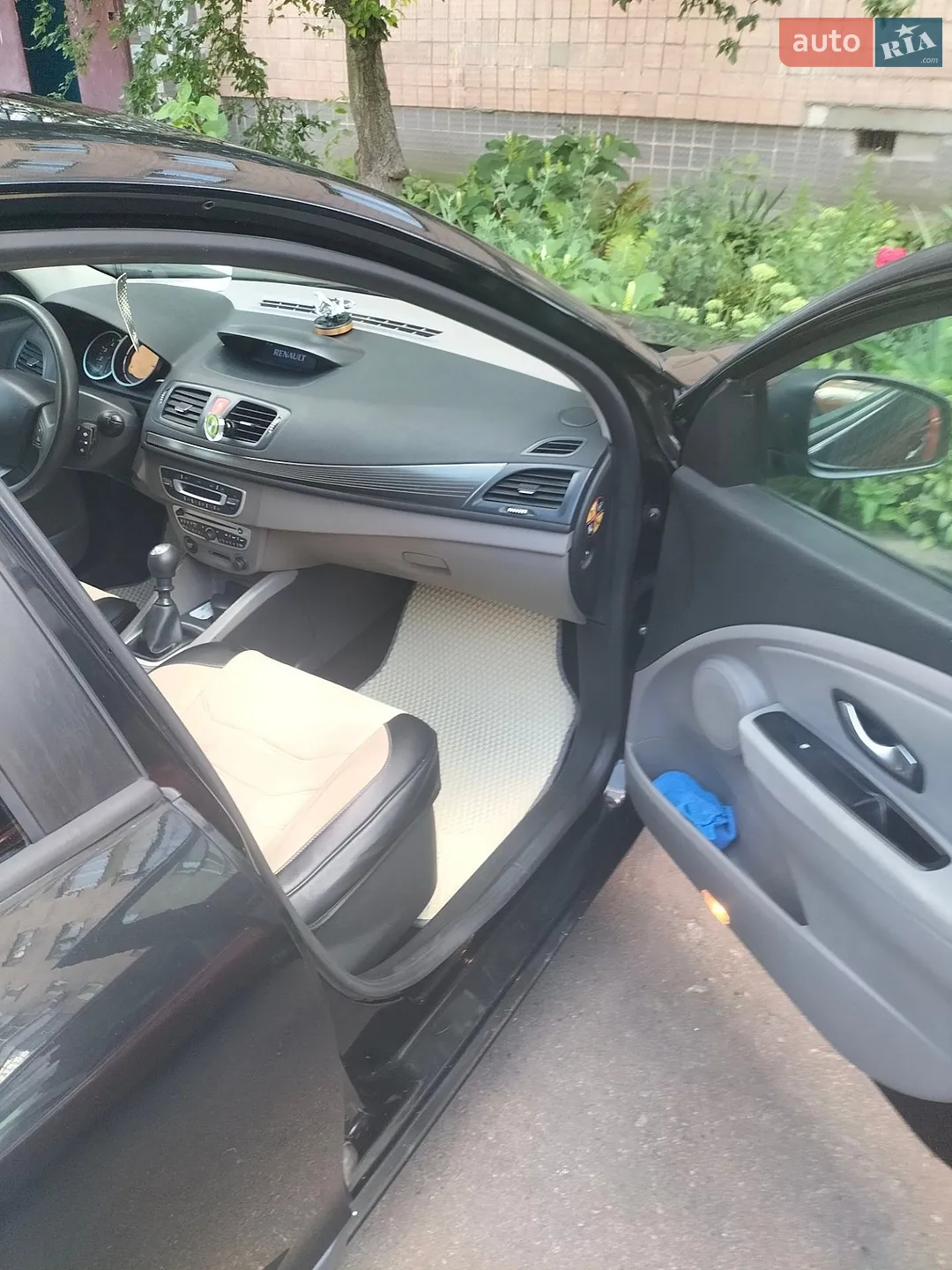 2010 Renault Megane - мініатюра 14