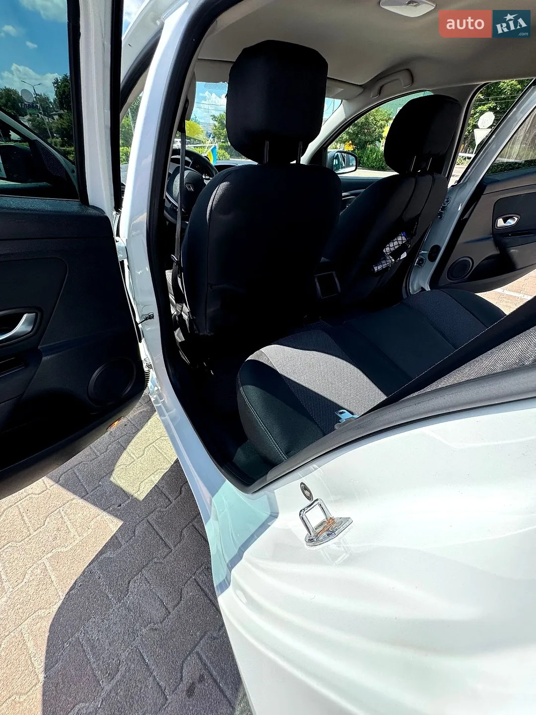 2011 Renault Megane - мініатюра 21