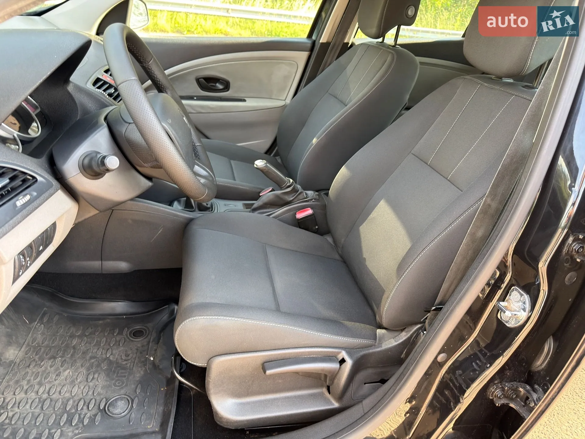 2010 Renault Megane - мініатюра 30