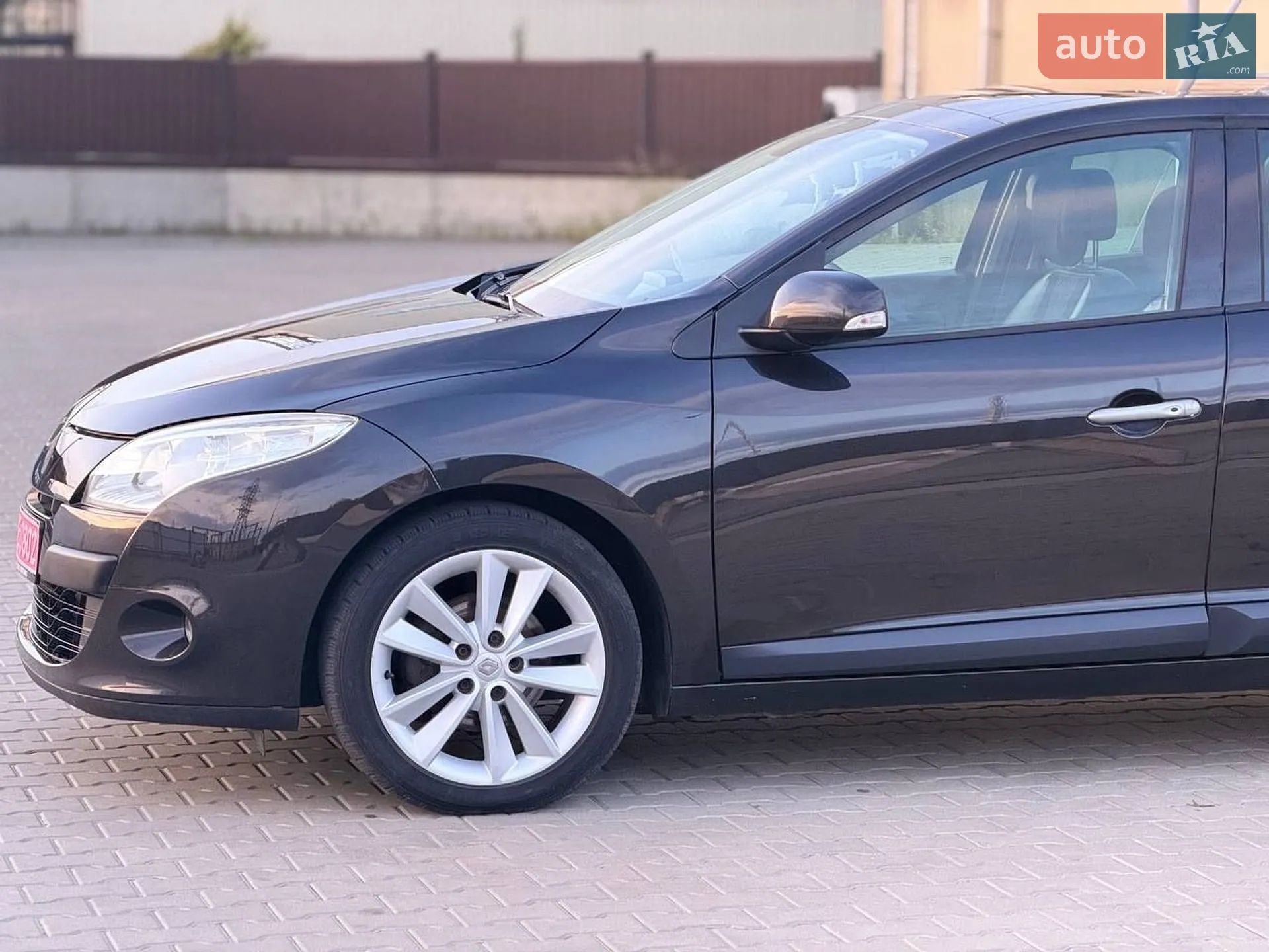 2010 Renault Megane - мініатюра 11