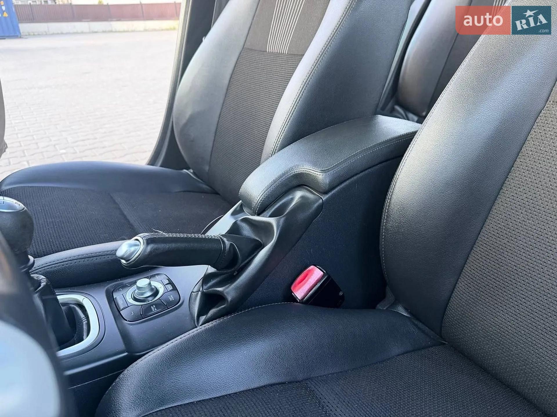 2010 Renault Megane - мініатюра 33