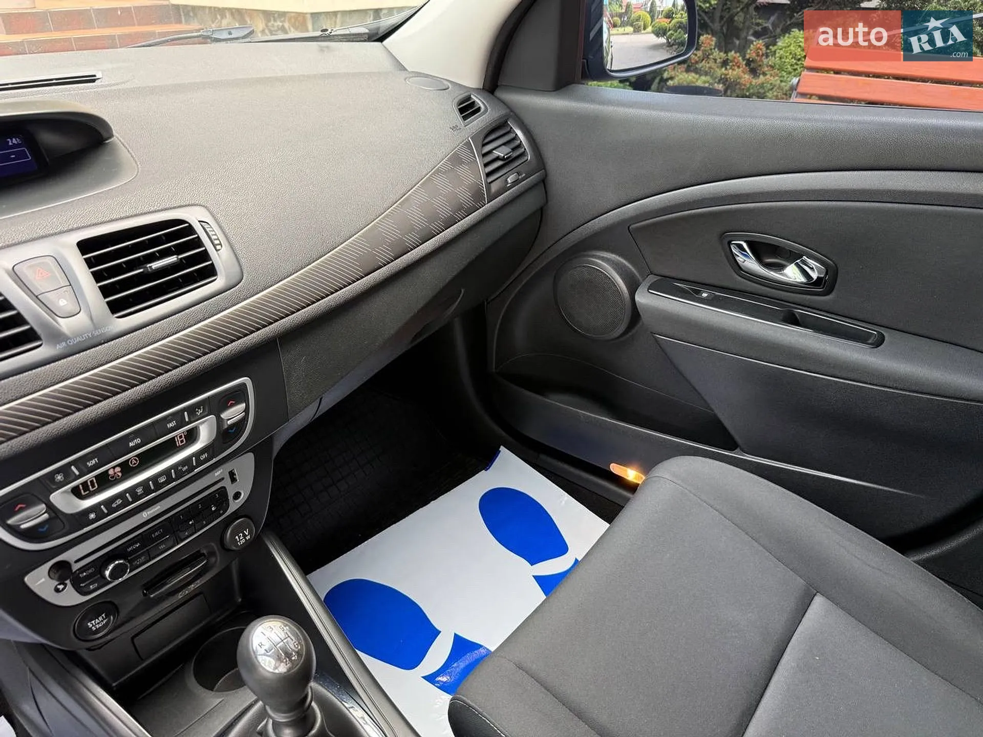 2012 Renault Megane - мініатюра 35