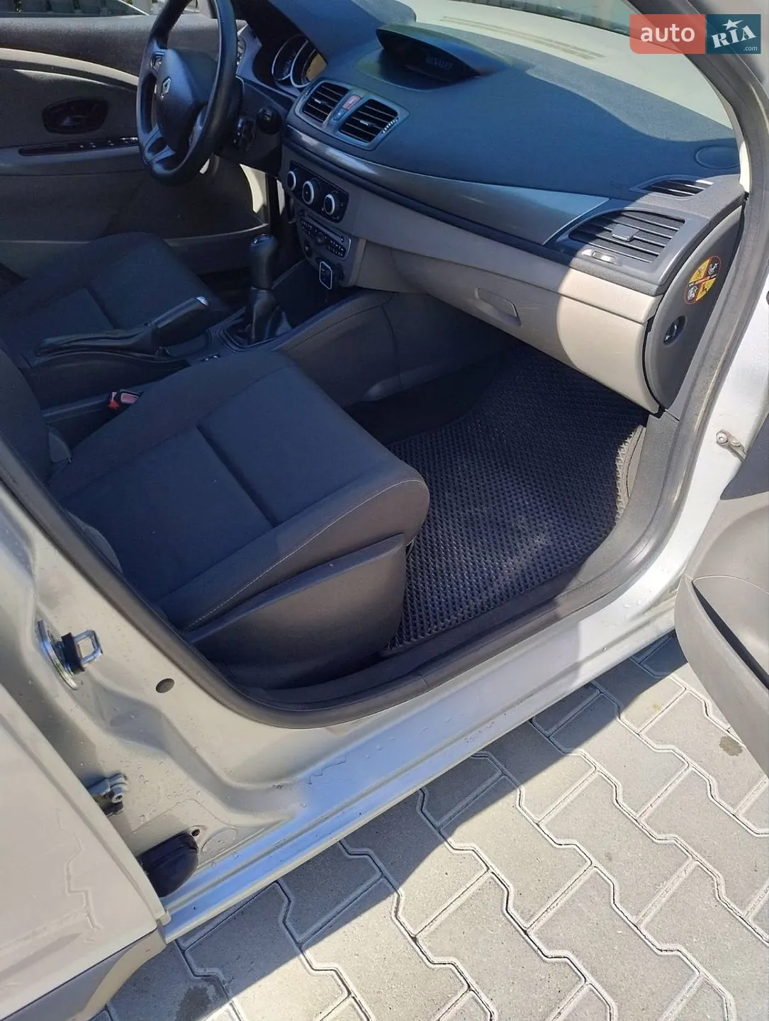 2010 Renault Megane - мініатюра 2