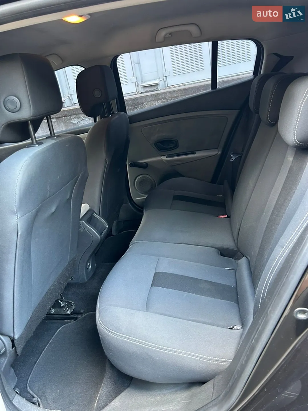 2011 Skoda Fabia - мініатюра 7