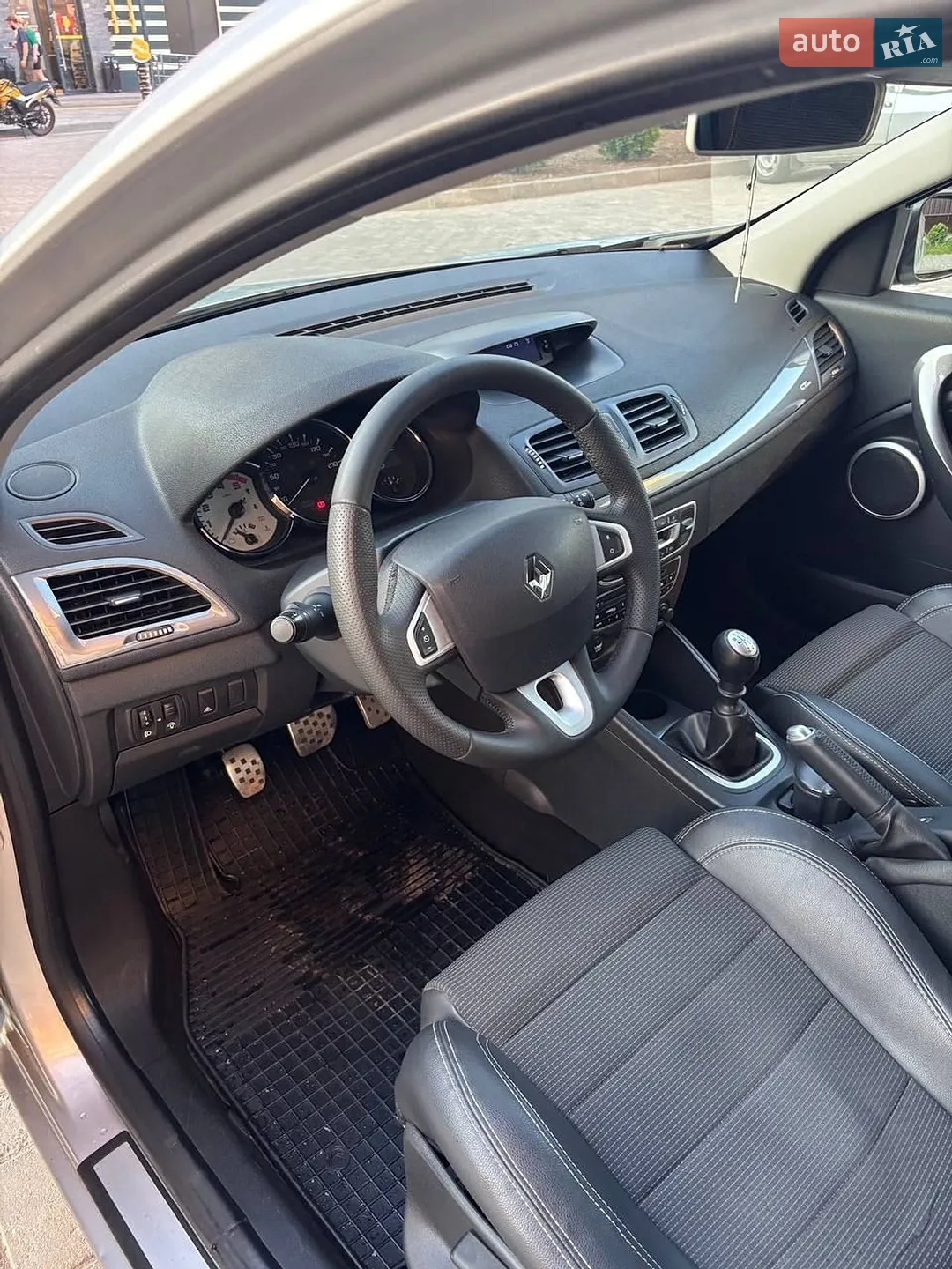 Renault Megane 2011 VIN VF1KZ8G0646178721 фото оголошення 28 з 58