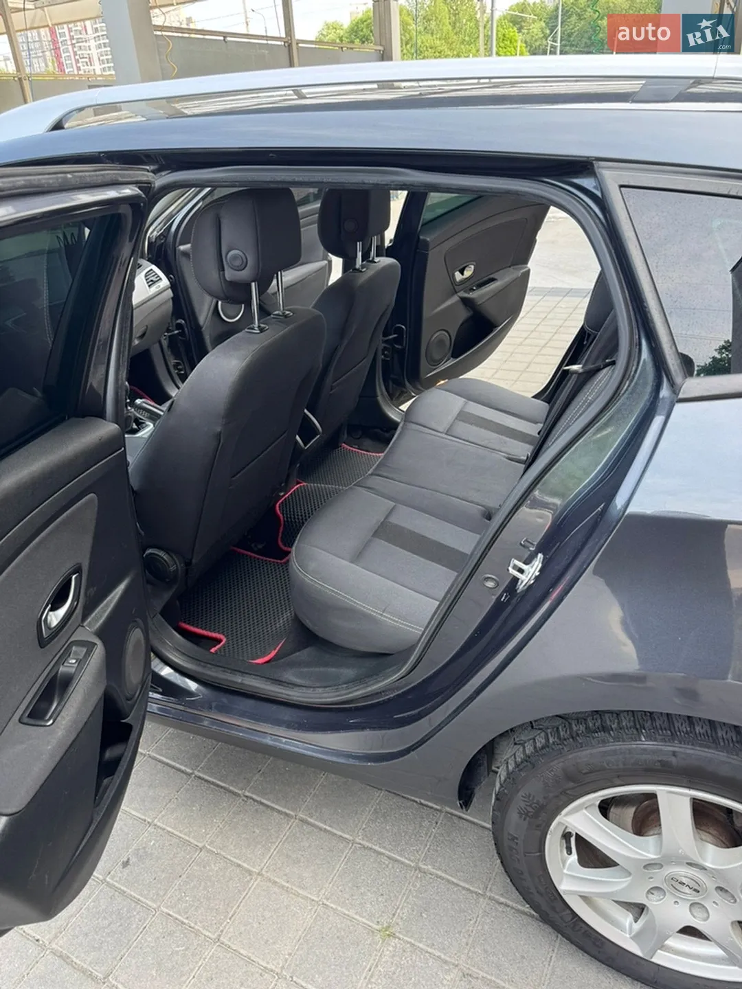 2010 Renault Megane - мініатюра 14