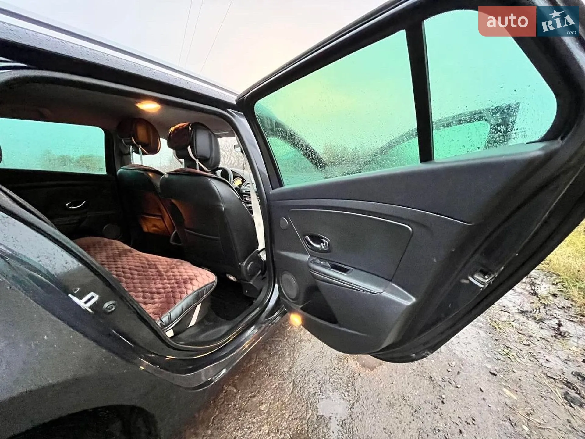 2012 Renault Megane - мініатюра 21