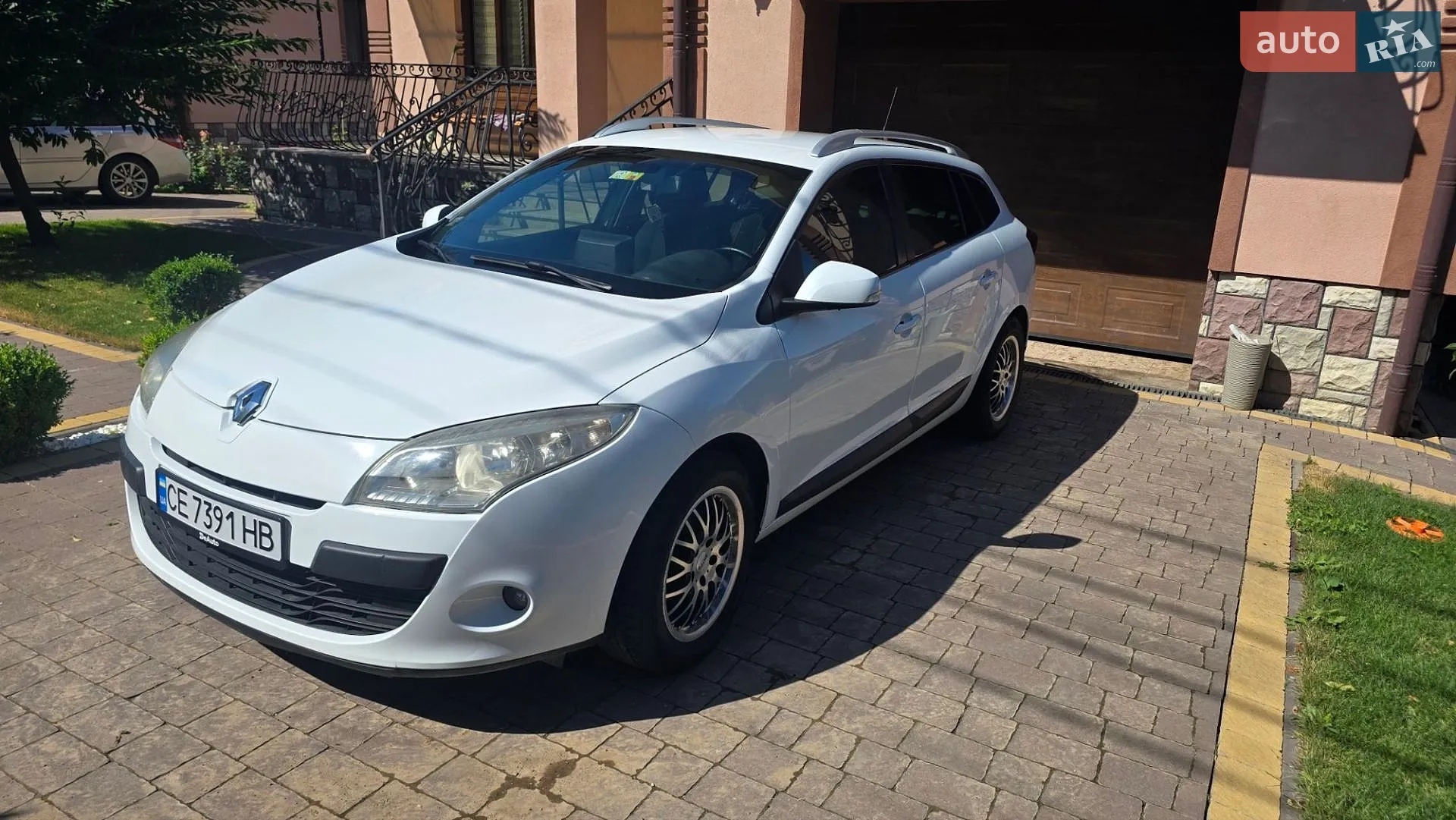2010 Renault Megane - мініатюра 2