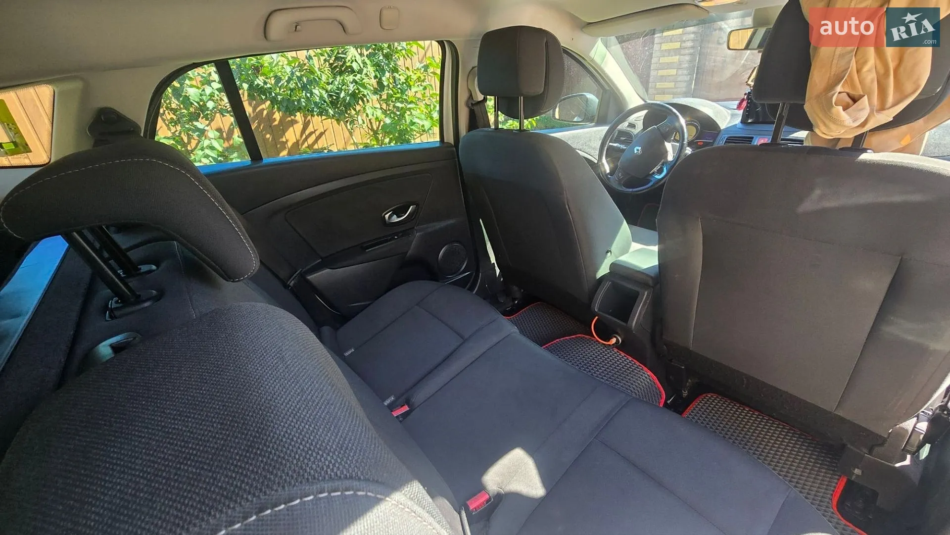 2010 Renault Megane - мініатюра 13