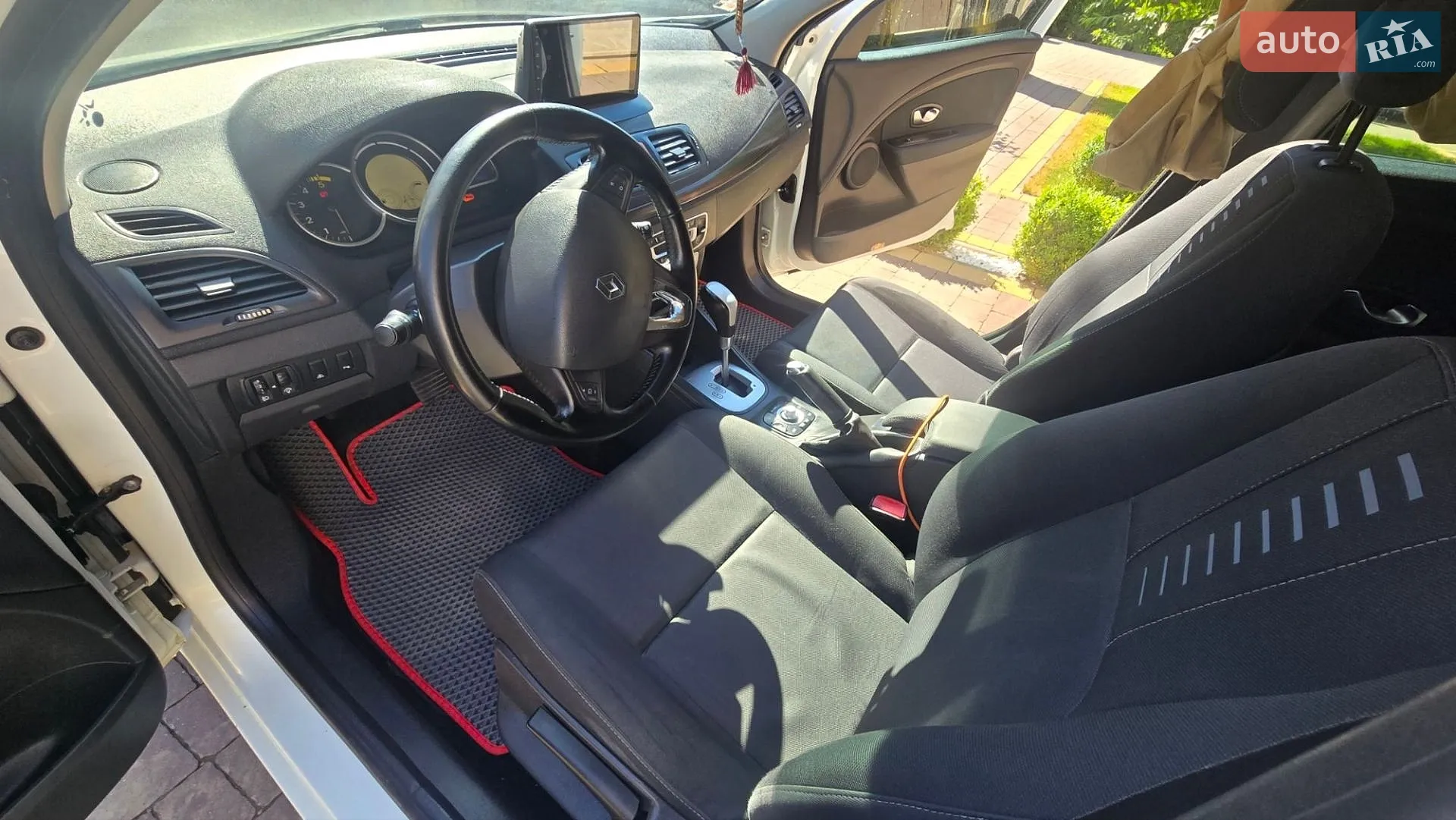 2010 Renault Megane - мініатюра 17