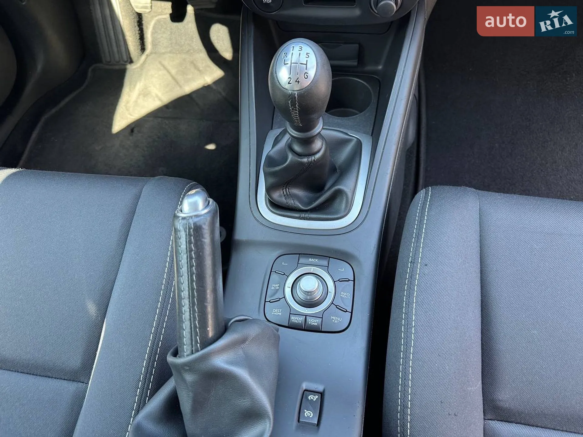 2010 Renault Megane - мініатюра 13