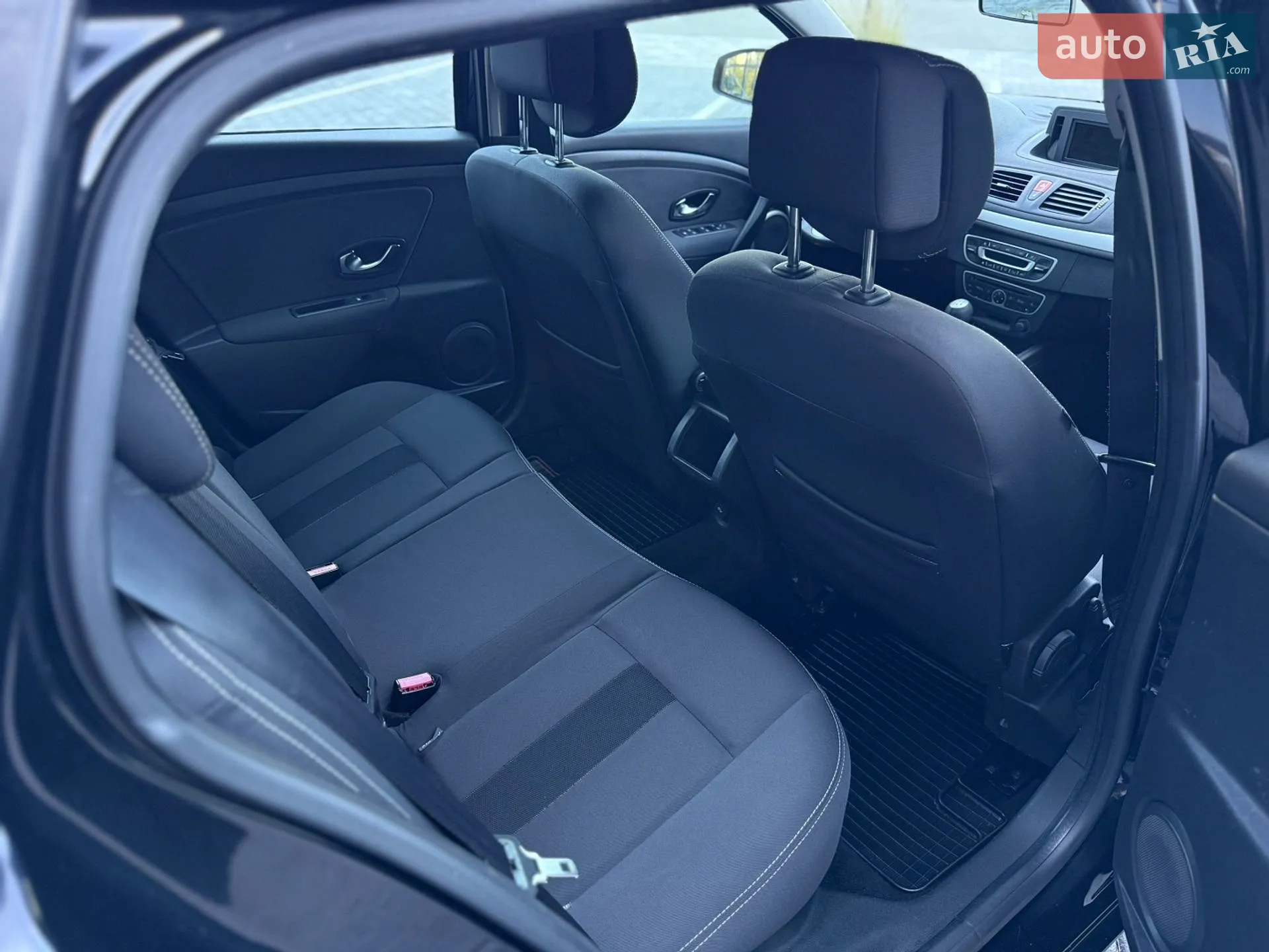 2011 Renault Megane - мініатюра 25