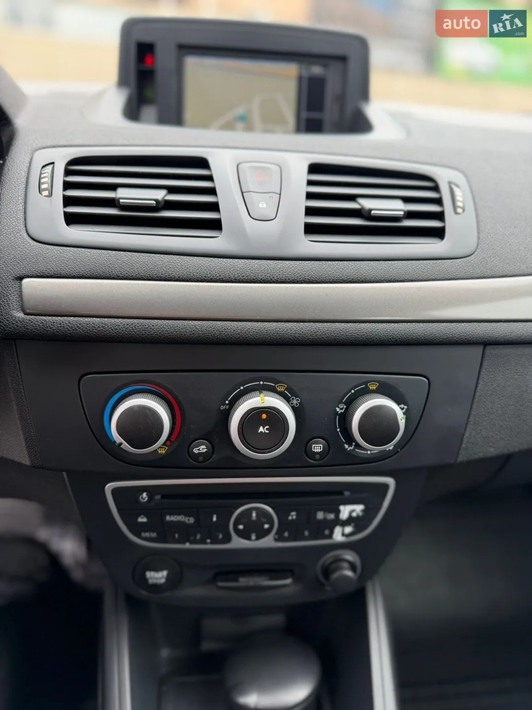 2012 Renault Megane - мініатюра 12