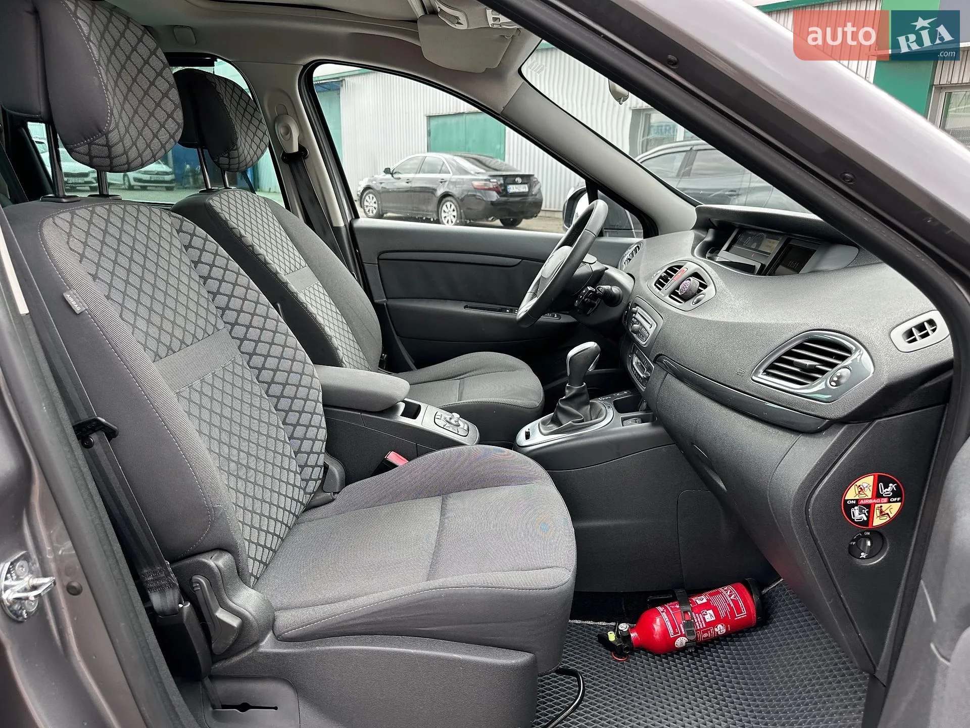 2011 Renault Megane - мініатюра 28