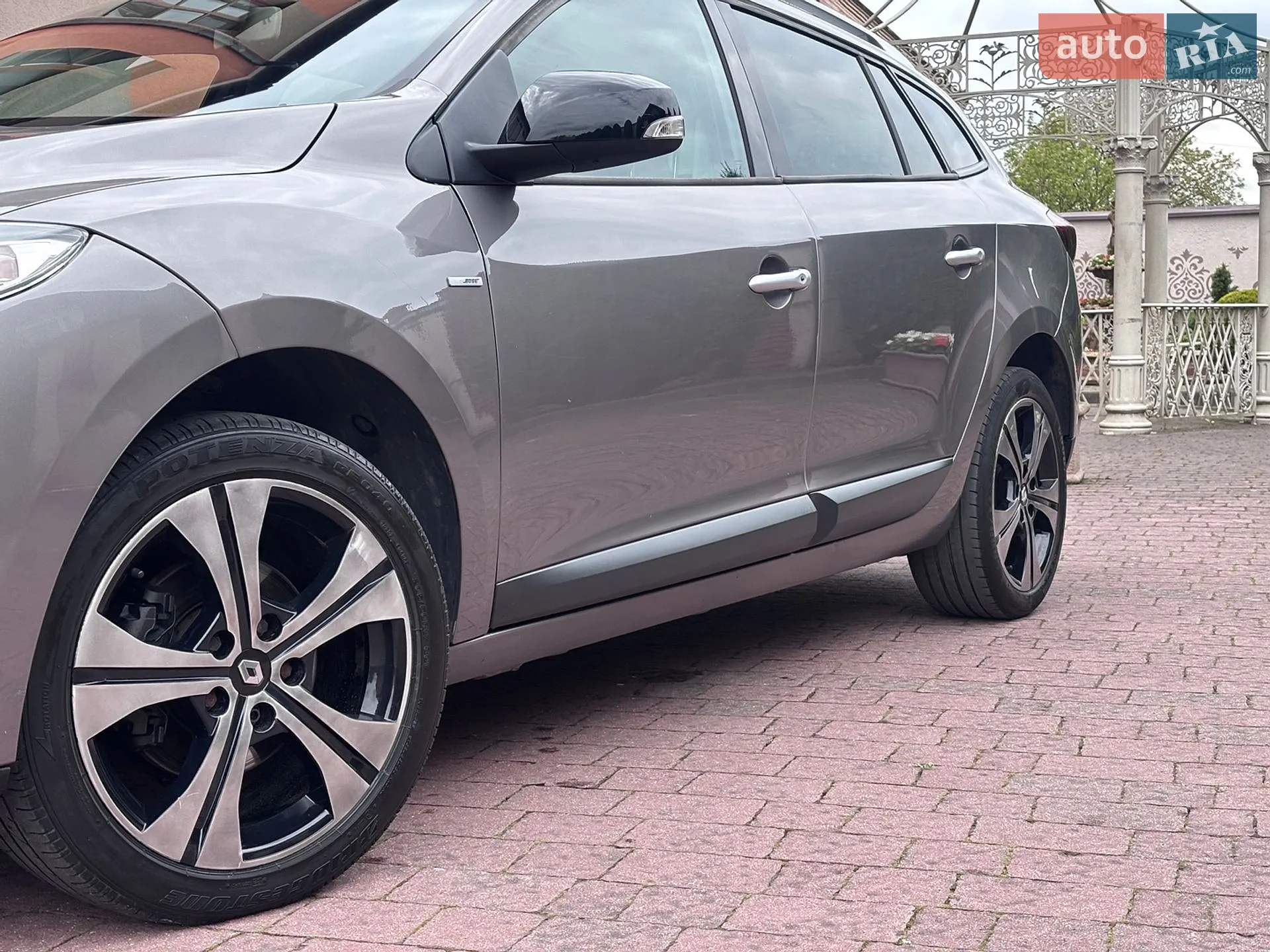 2011 Renault Megane - мініатюра 24