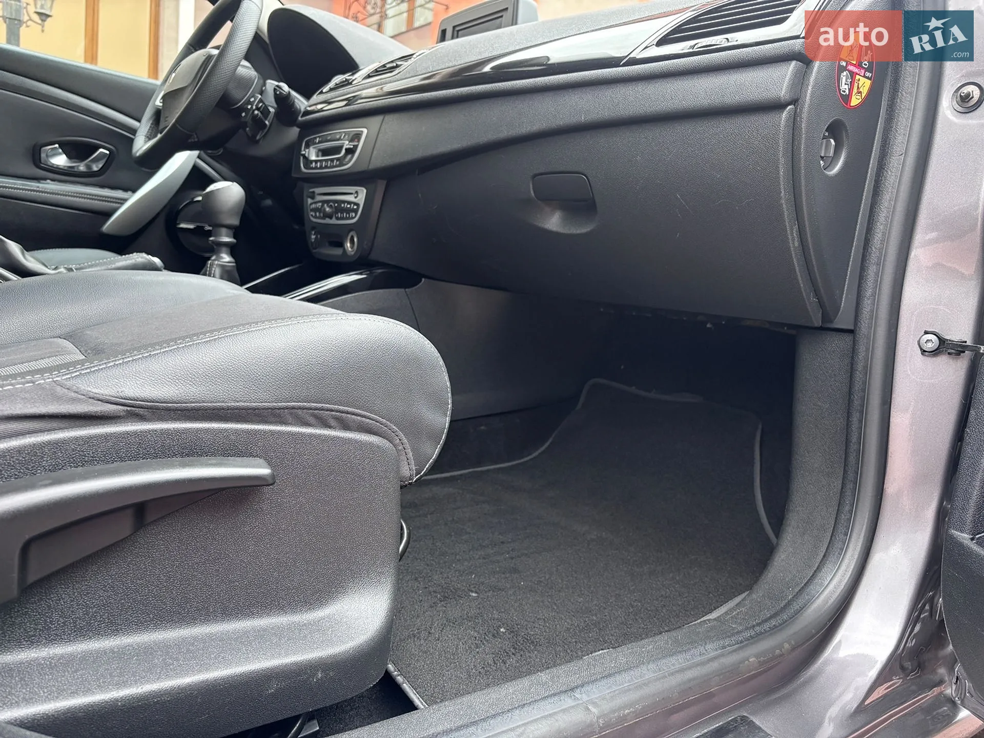 2011 Renault Megane - мініатюра 135