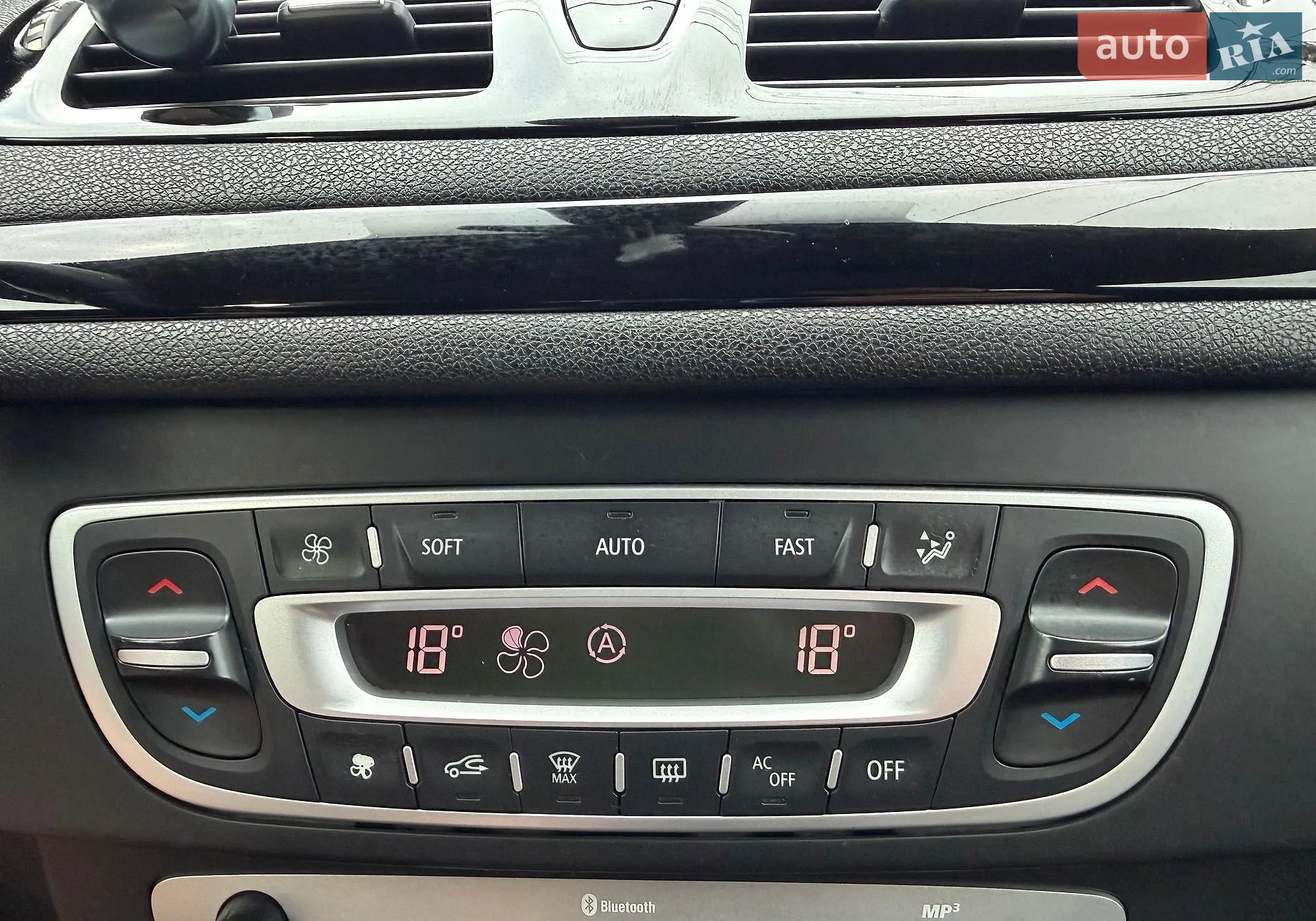 2012 Renault Megane - мініатюра 24
