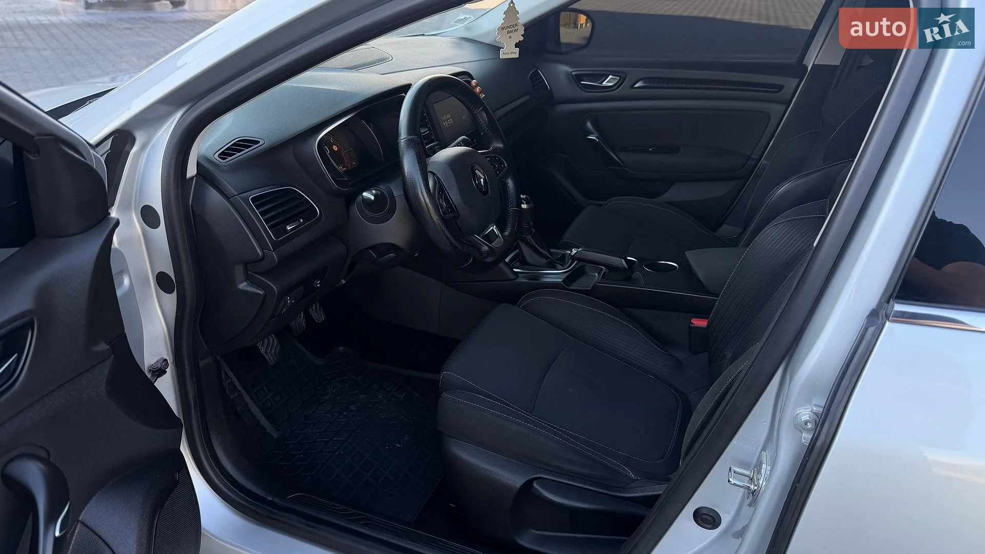 2016 Renault Megane - мініатюра 19