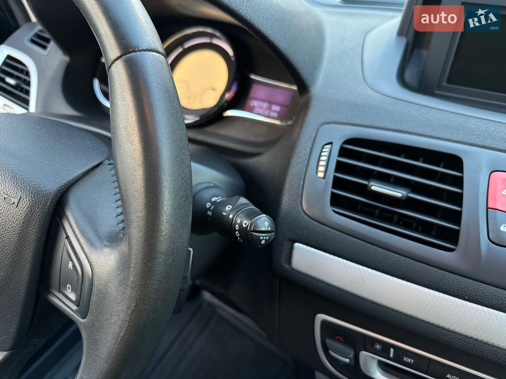 2010 Renault Megane - мініатюра 27